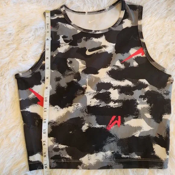 Nike Camo Cropped Sports Tank - Picture 8 of 11